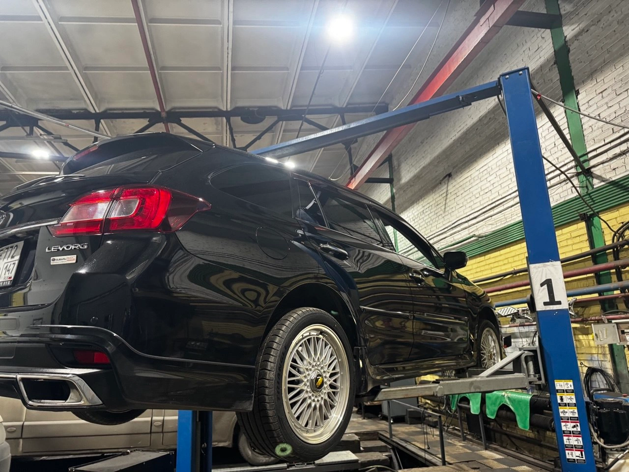 Изображение сход развала на автомобиле Subaru Levorg в СПБ