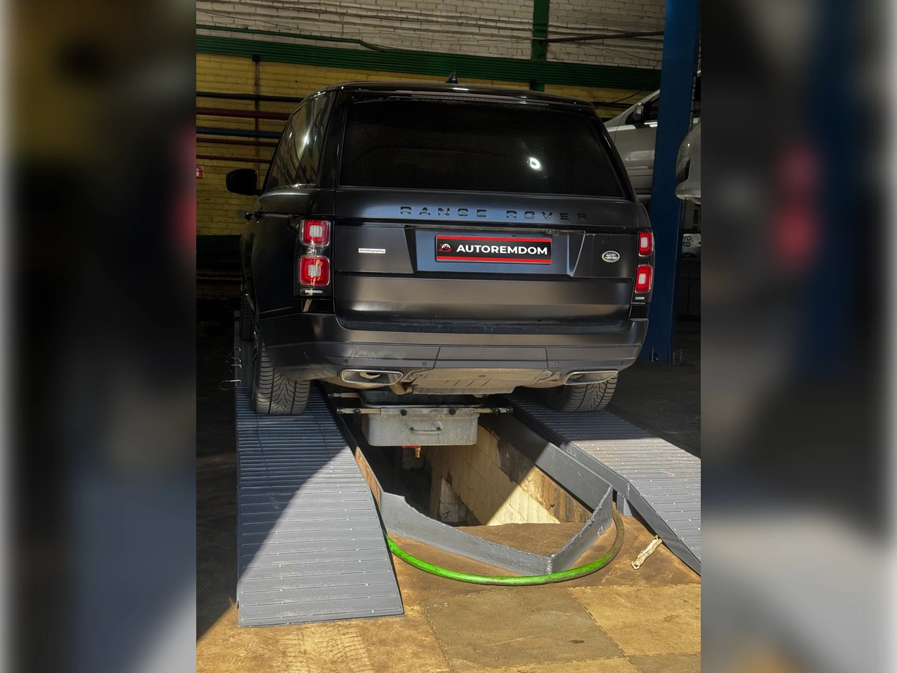 Изображение сход развала на автомобиле Range Rover в СПБ